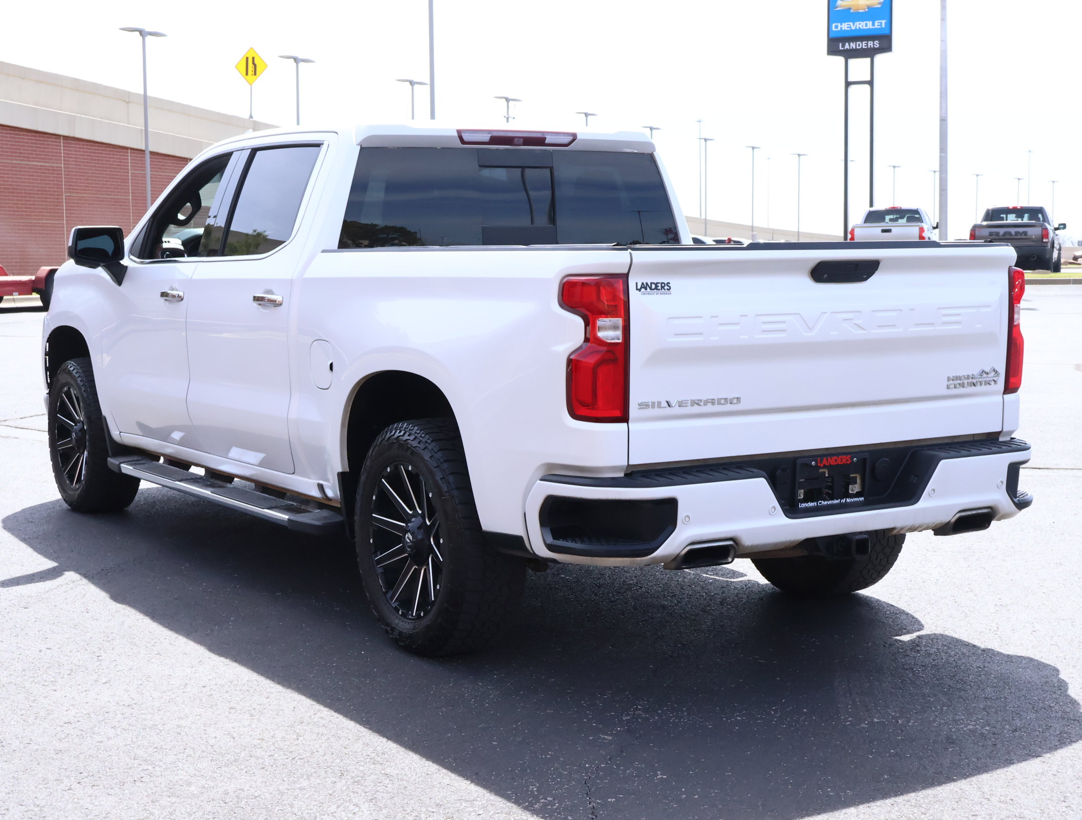 Used 2019 Chevrolet Silverado 1500 High Country w/ Technology Package image 6