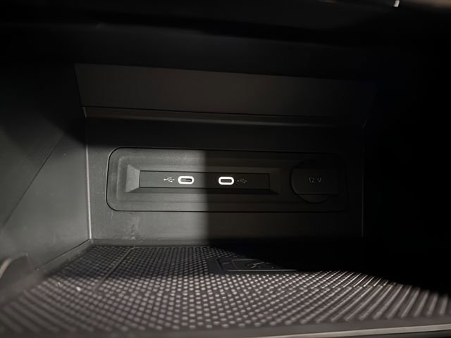 Used 2023 Volkswagen Atlas Cross Sport SE w/ Black Wheel Package image 22