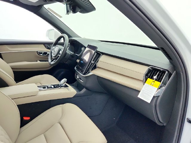 New 2026 Volvo XC90 B6 Plus w/ Protection Package Premier AWD/4WD image 17