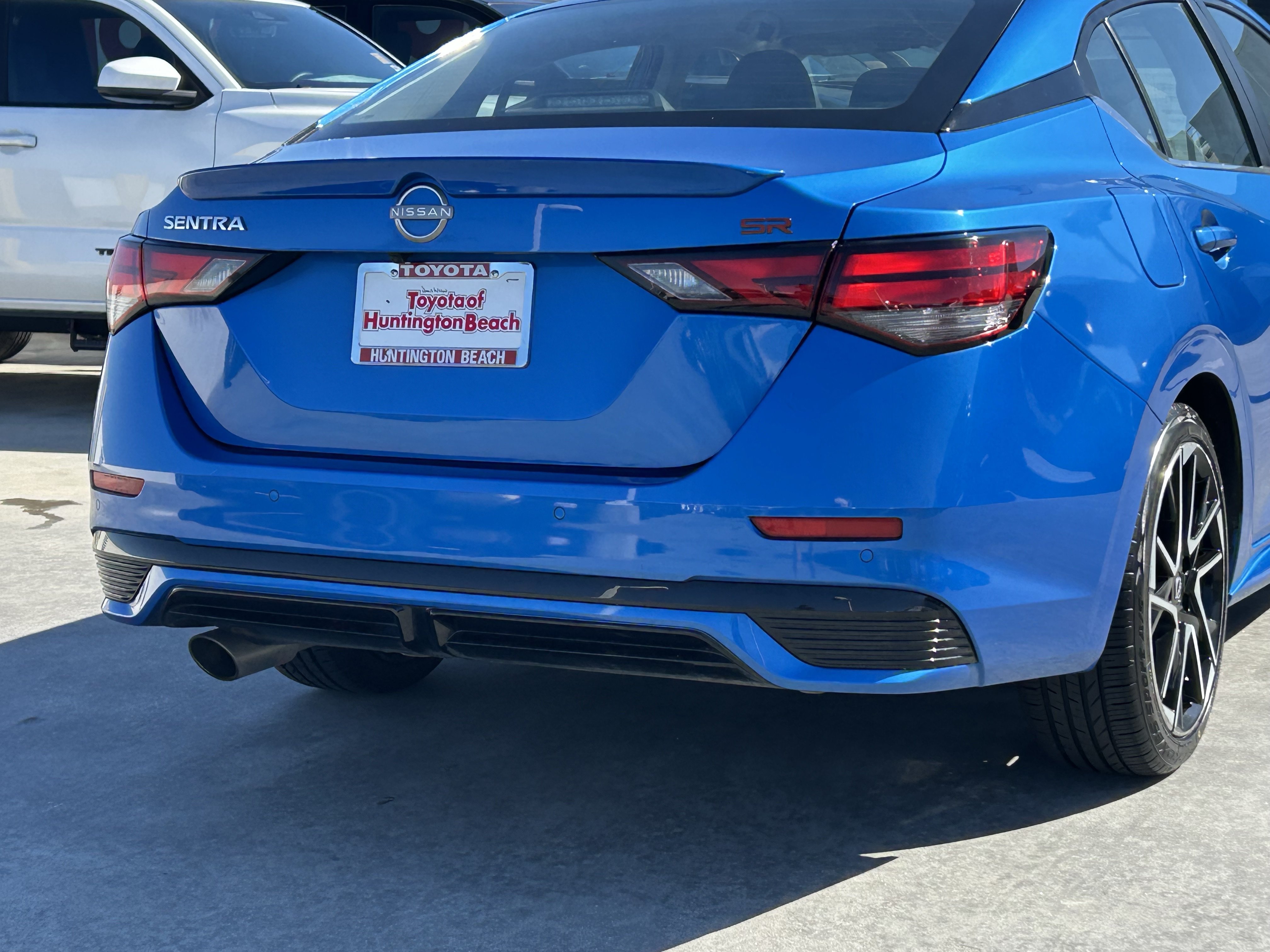 Used 2025 Nissan Sentra SR FWD image 4