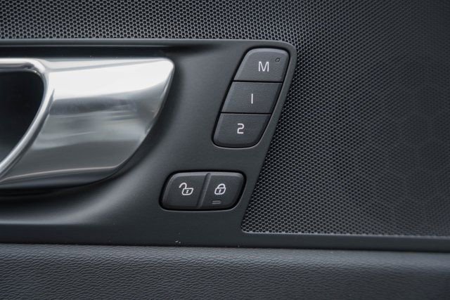 New 2026 Volvo XC60 B5 Plus w/ Protection Package Premier image 39