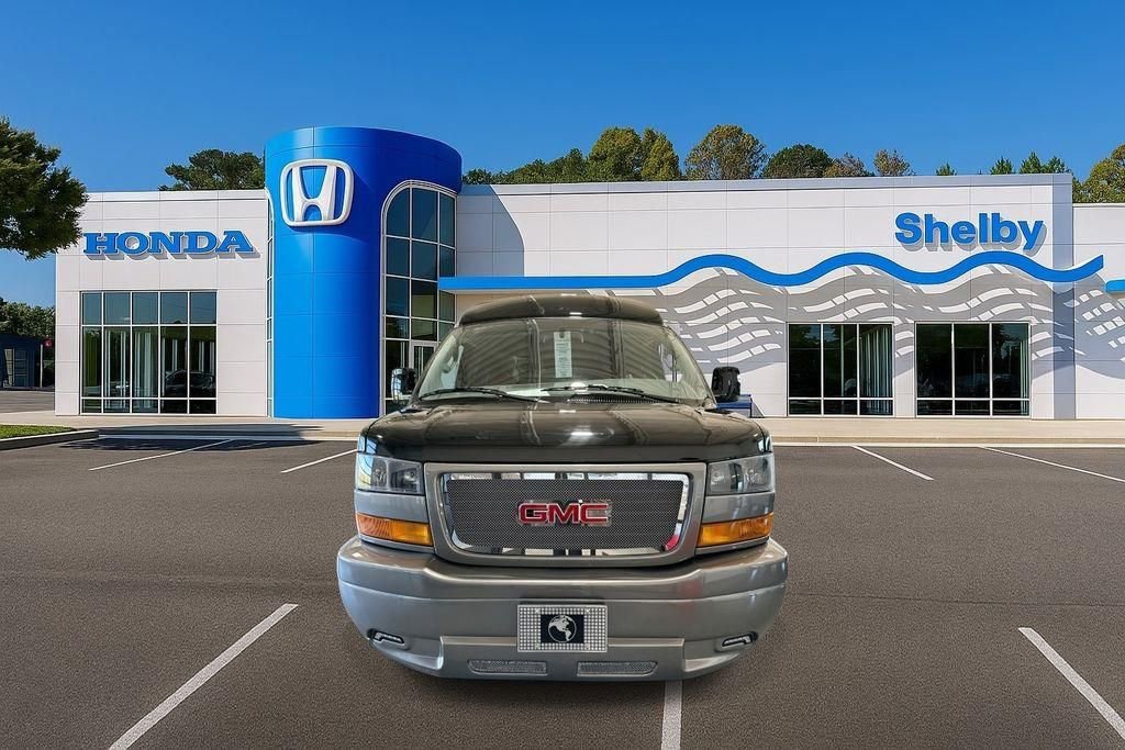 Used 2024 GMC Savana 2500 w/ Driver Convenience Package image 3