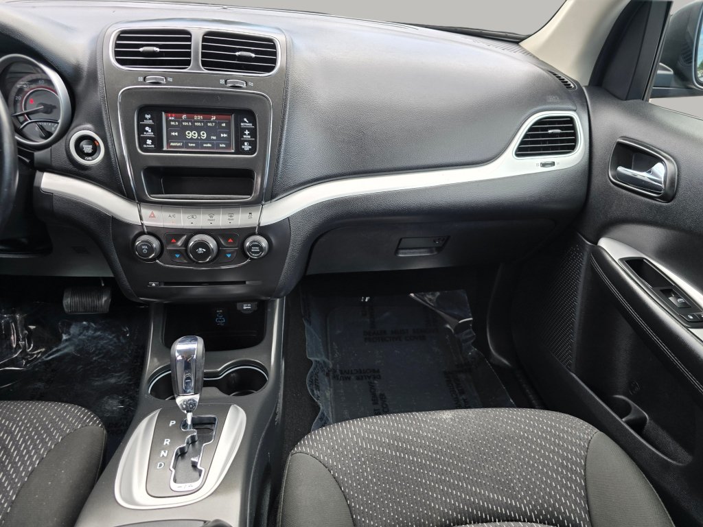 Used 2019 Dodge Journey SE w/ Connectivity Group FWD image 4