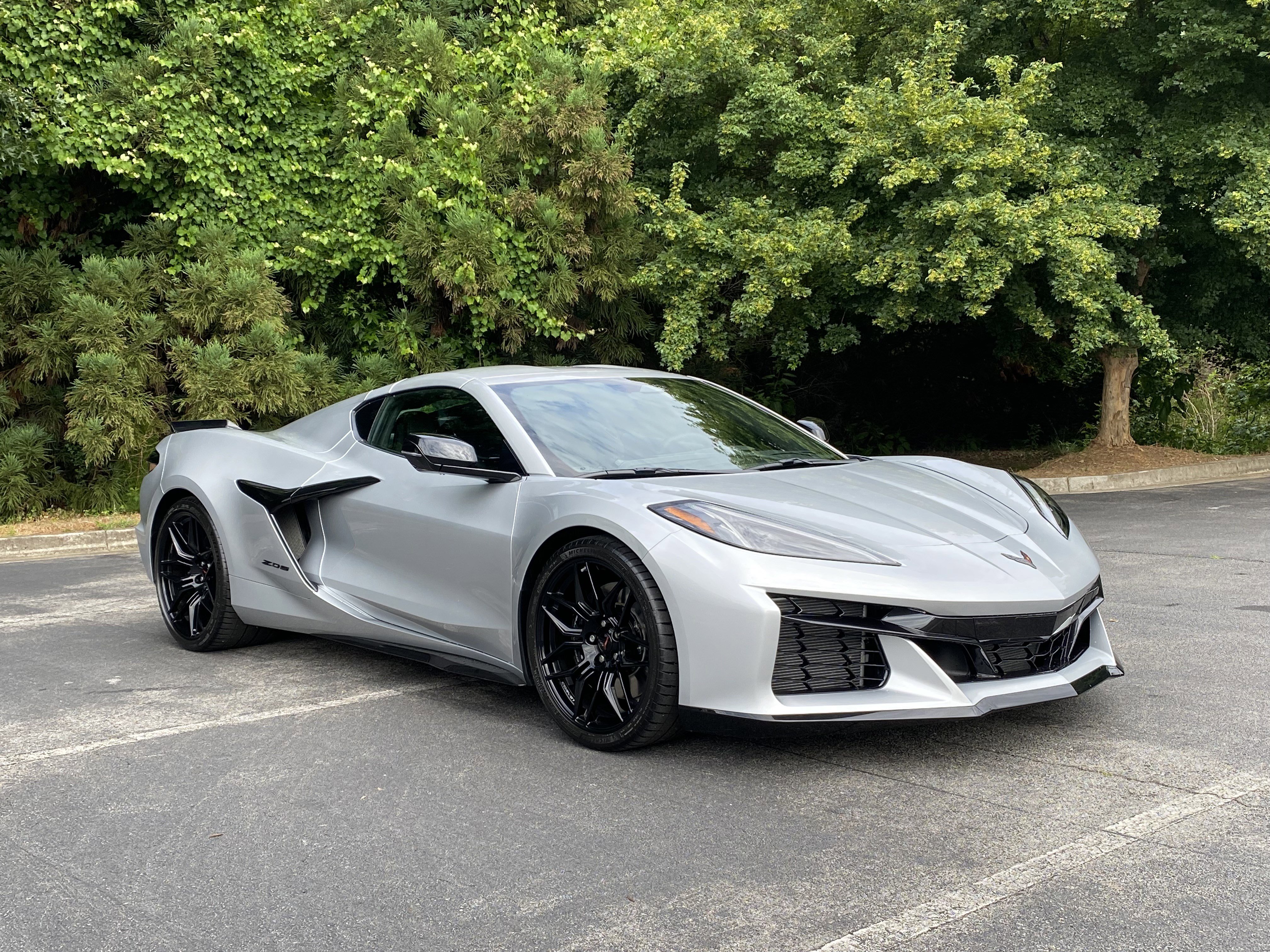 Used 2026 Chevrolet Corvette Z06 RWD image 2