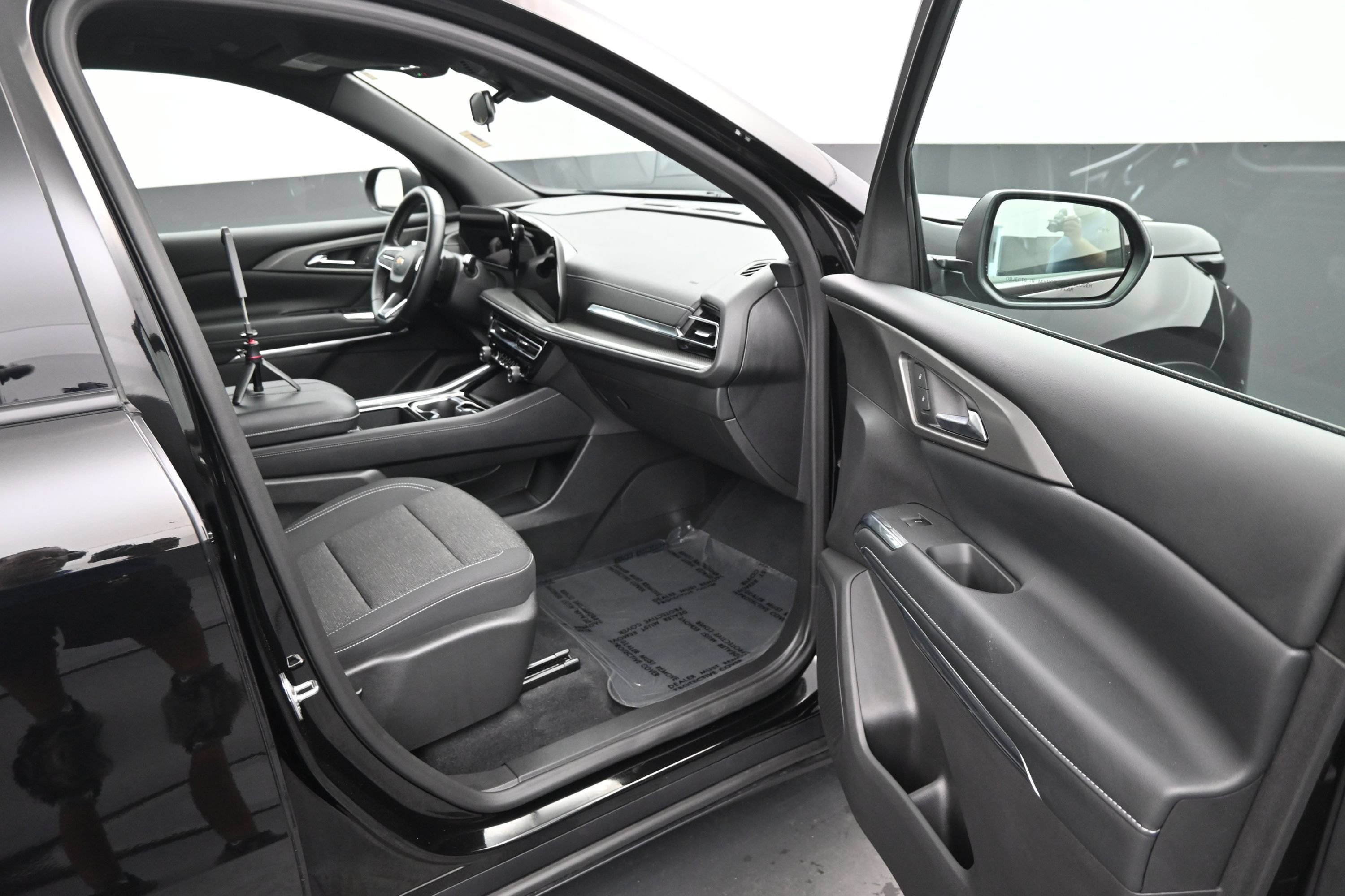 Certified 2026 Chevrolet Traverse LT FWD image 12