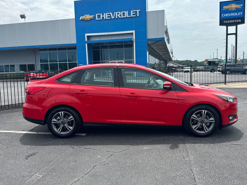 Used 2017 Ford Focus SE FWD image 5