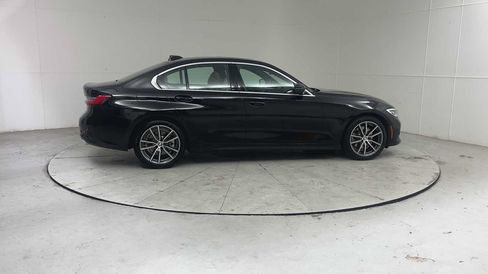 Used 2020 BMW 330i Sedan w/ Convenience Package RWD image 9