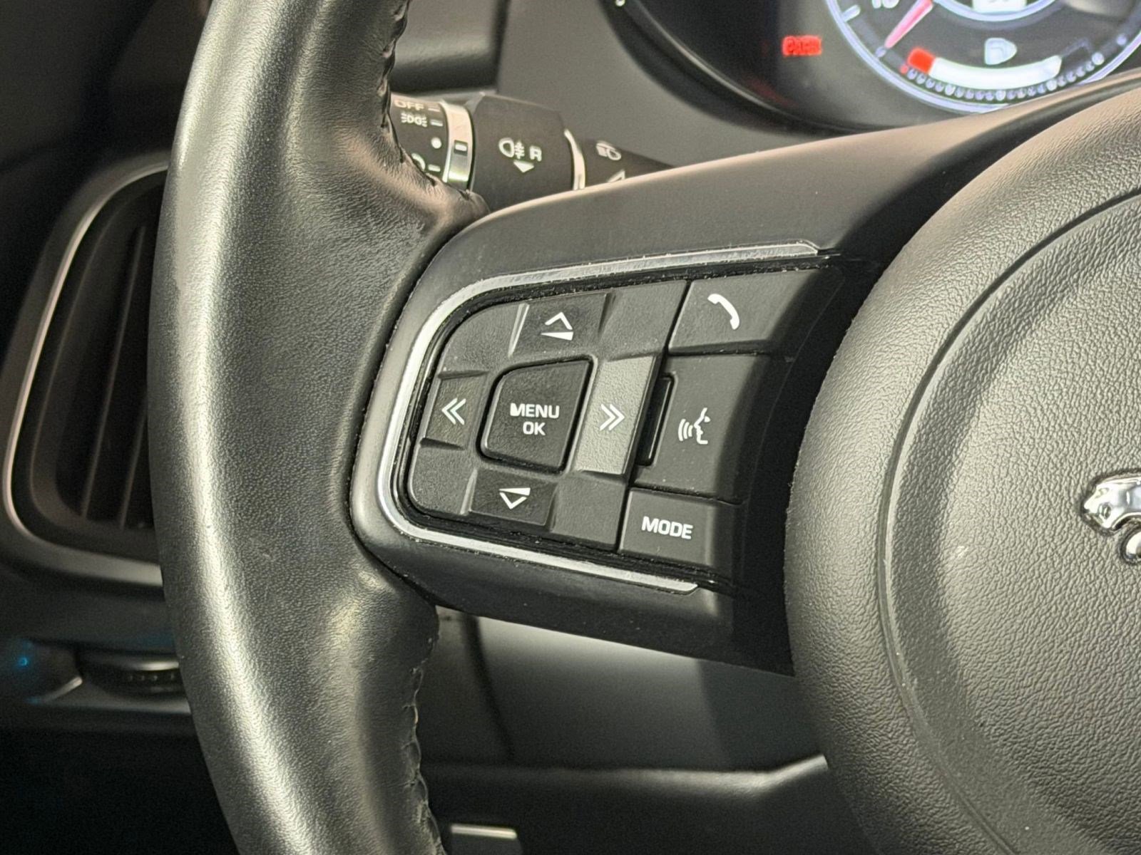 Used 2020 Jaguar E-PACE SE image 16