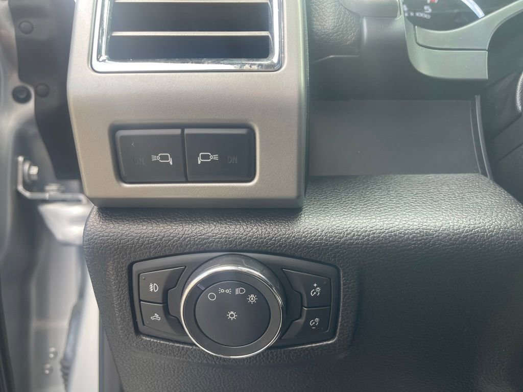 Used 2017 Ford F250 Lariat w/ Chrome Package image 35