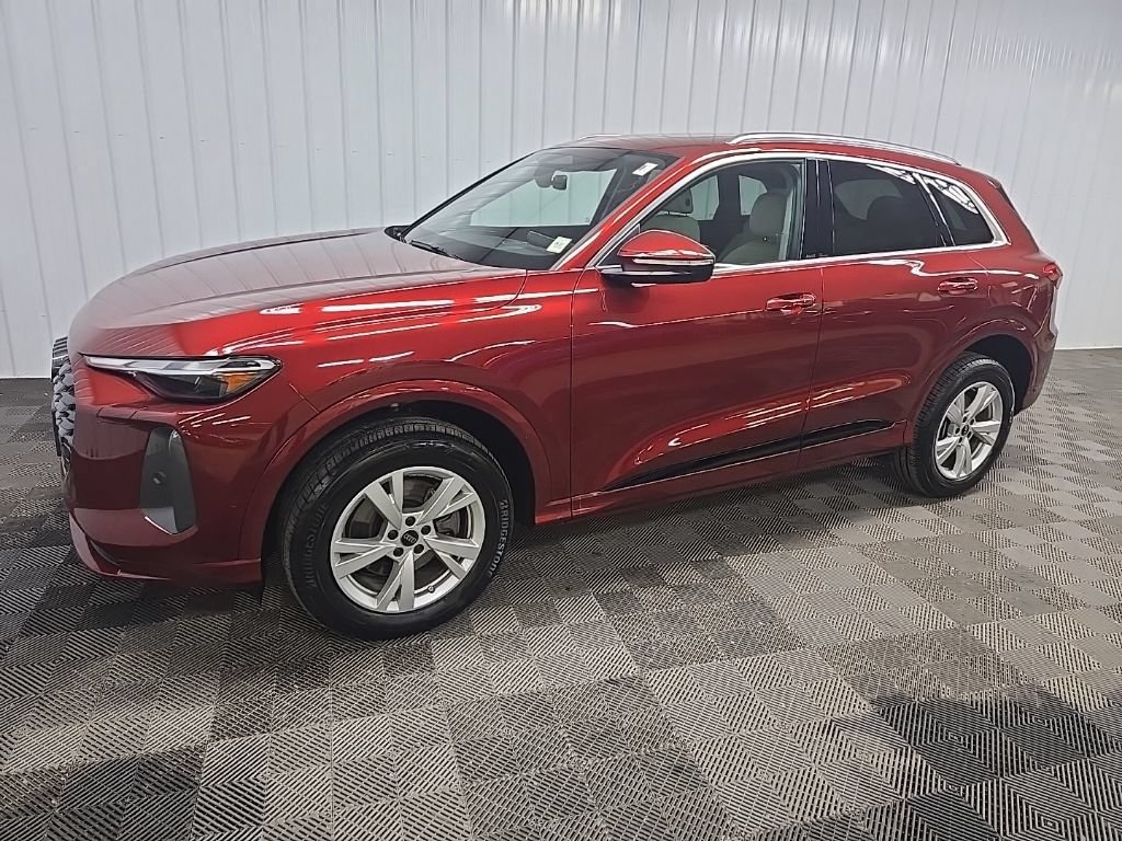 Used 2025 Audi Q5 Premium AWD/4WD image 6