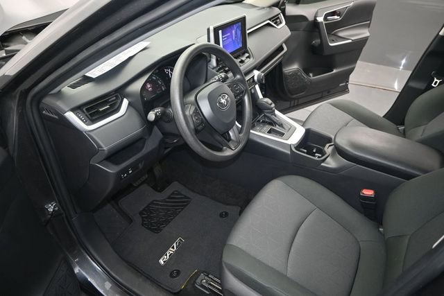 Used 2024 Toyota RAV4 XLE FWD image 6