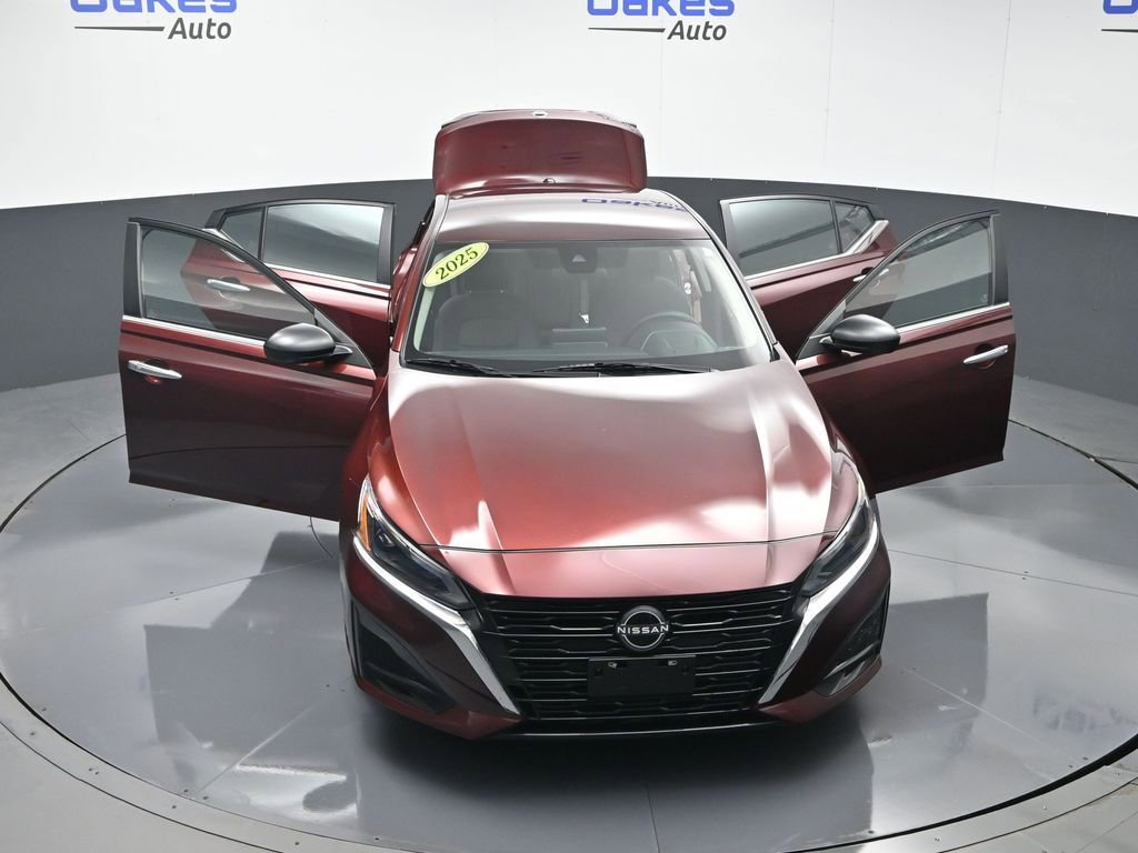 Used 2025 Nissan Altima 2.5 SV image 55