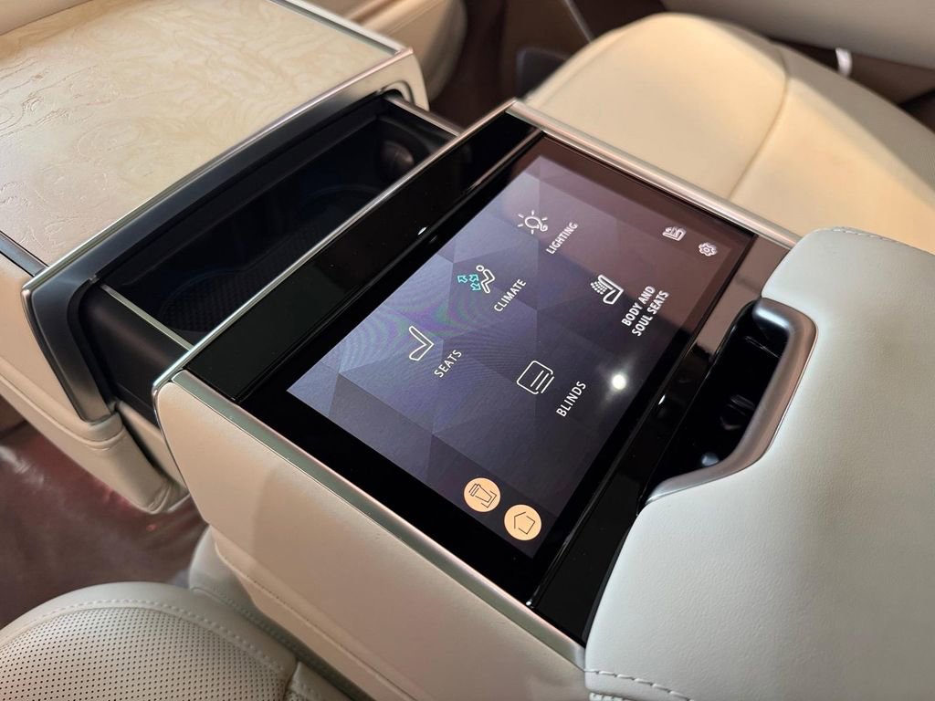 New 2026 Land Rover Range Rover SV image 10