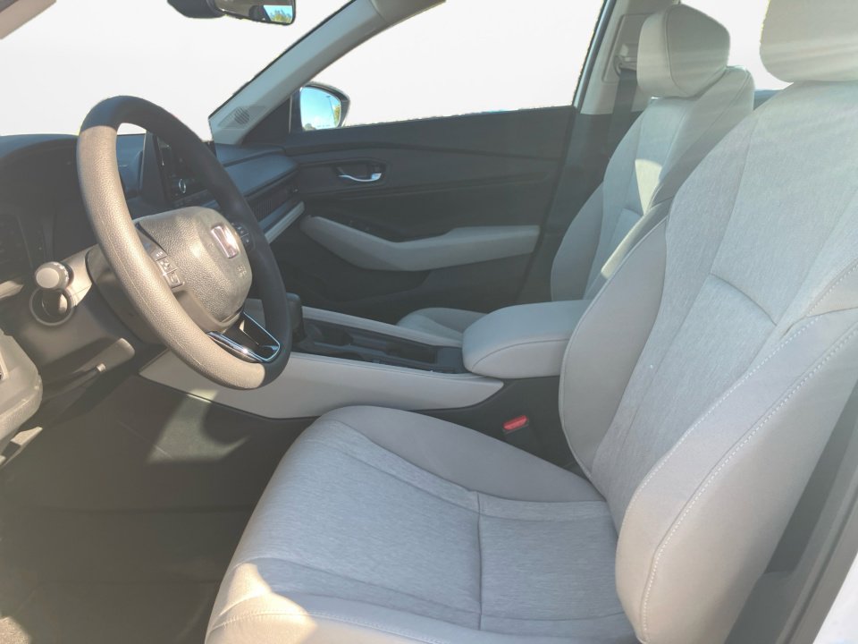 Certified 2025 Honda Accord SE image 9