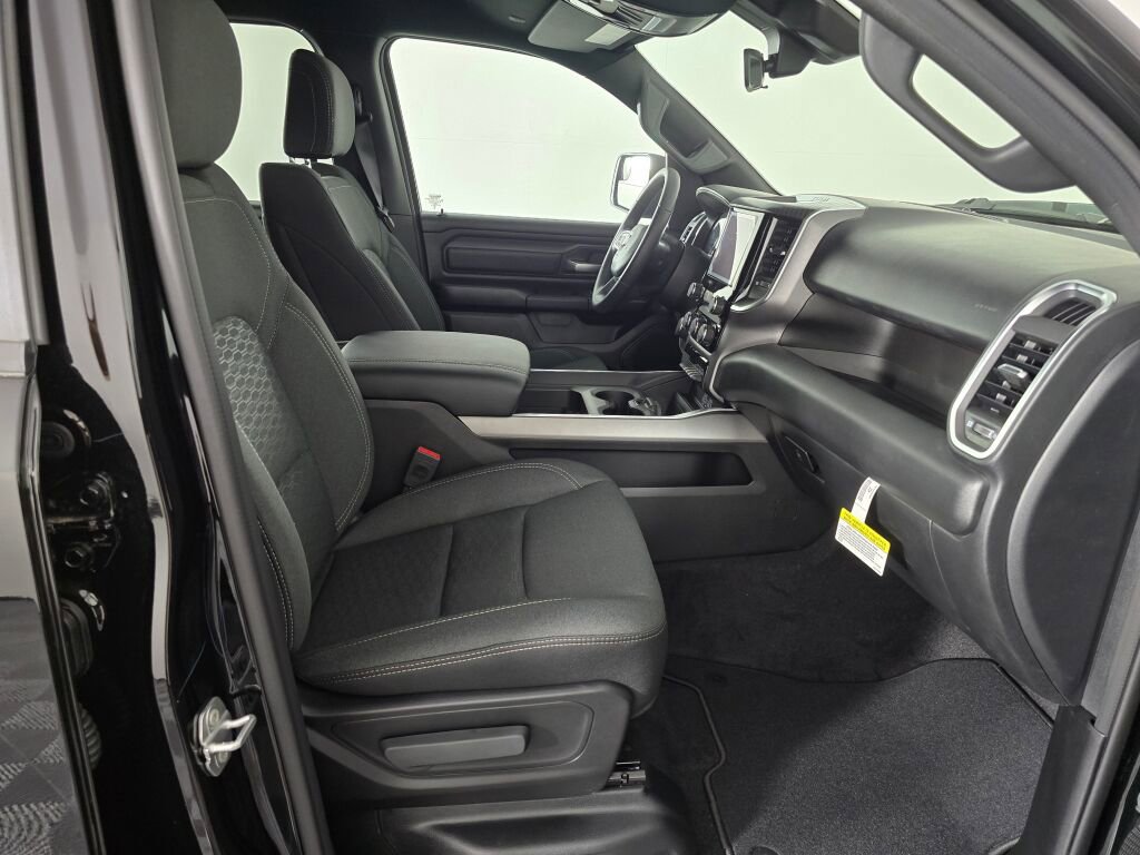 New 2026 RAM 1500 Express AWD/4WD image 44