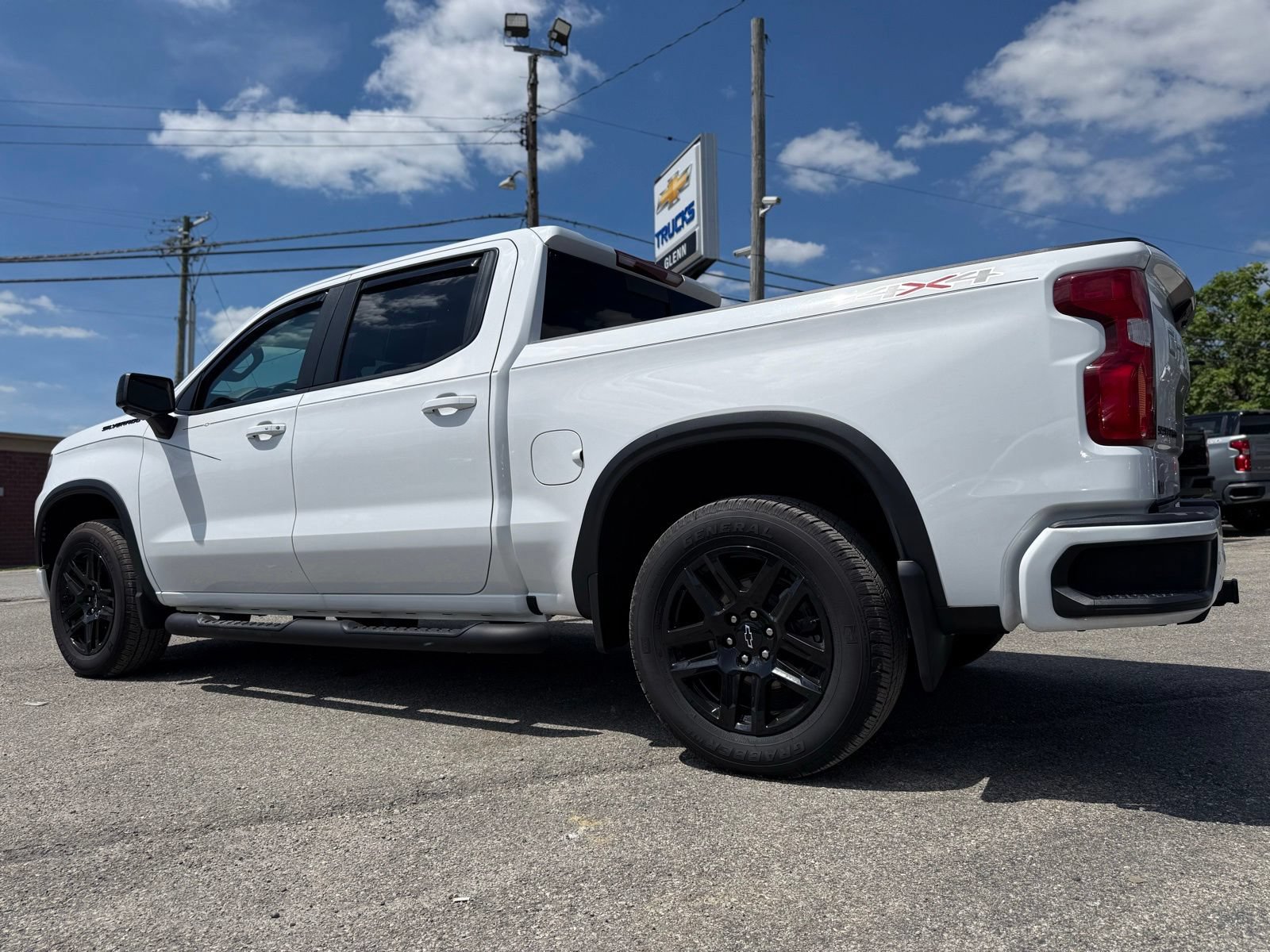 Used 2025 Chevrolet Silverado 1500 RST w/ Rally Edition AWD/4WD image 5