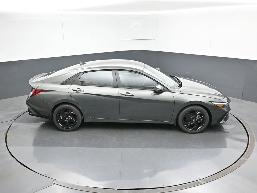 New 2026 Hyundai Elantra SEL Sport Premium FWD image 22
