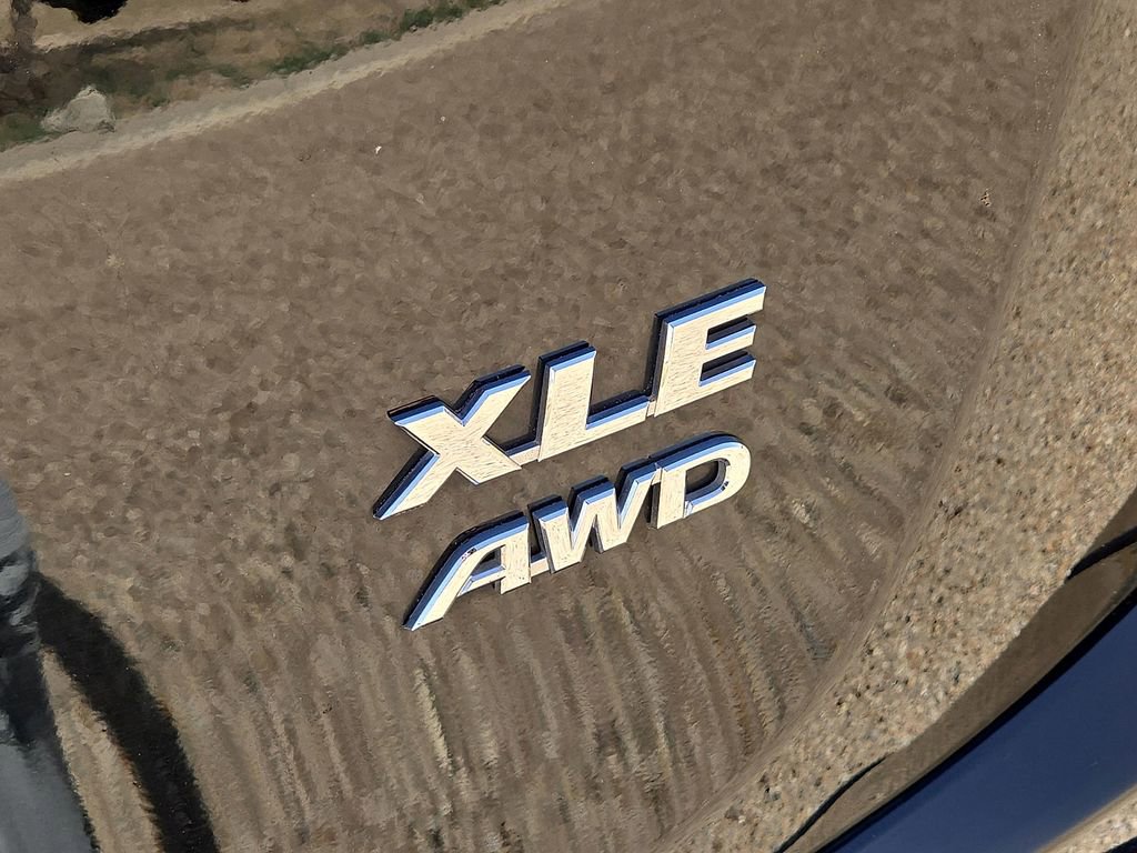 Used 2017 Toyota RAV4 XLE image 12