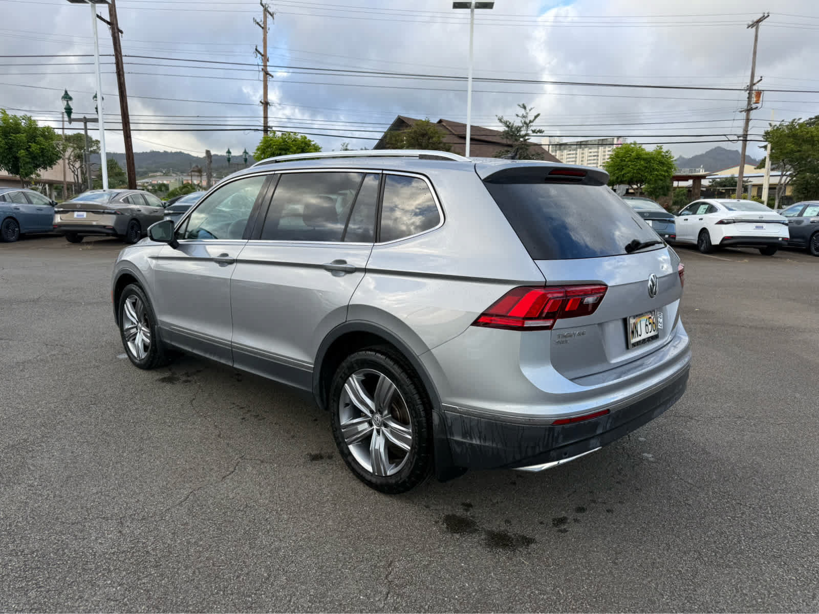 Used 2021 Volkswagen Tiguan SEL FWD image 4