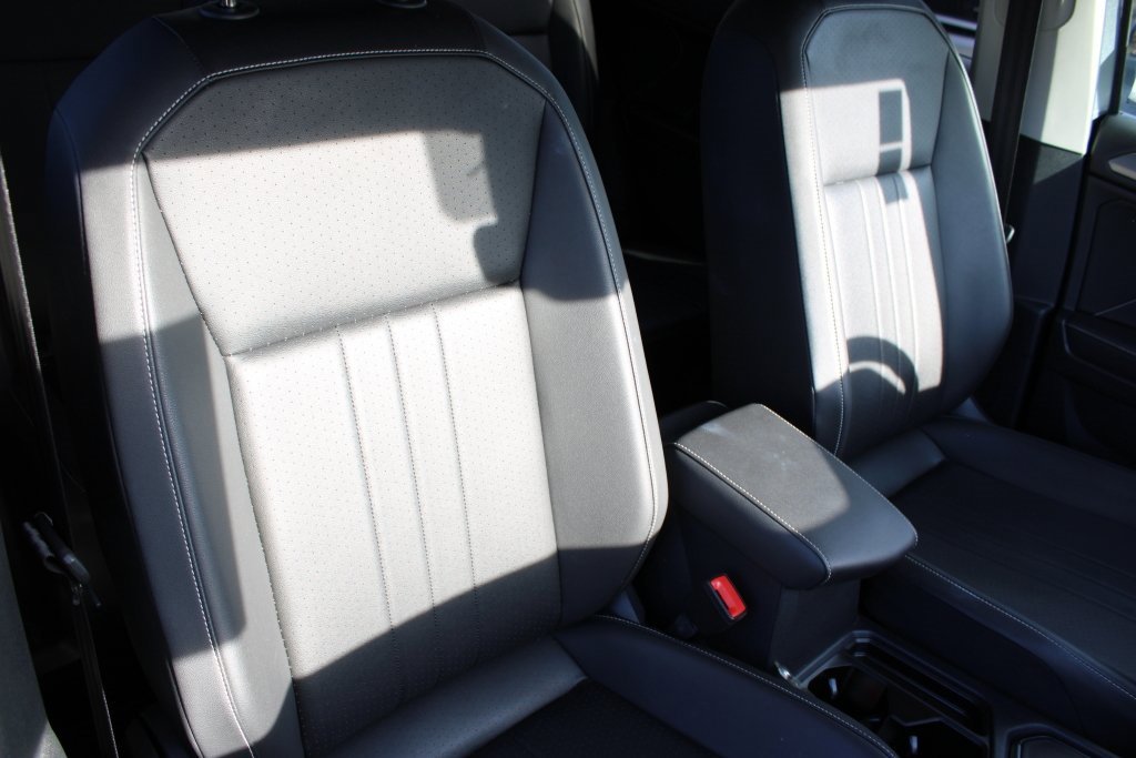 Used 2023 Volkswagen Tiguan SE image 28