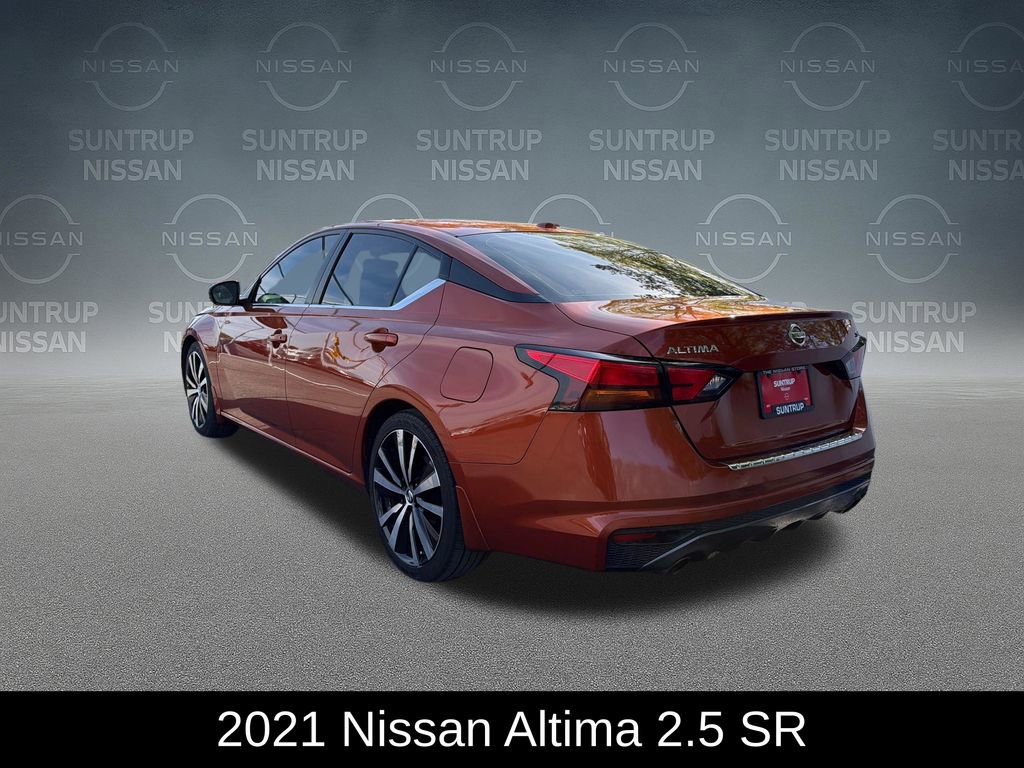 Used 2021 Nissan Altima 2.5 SR w/ SR Premium Package FWD image 3