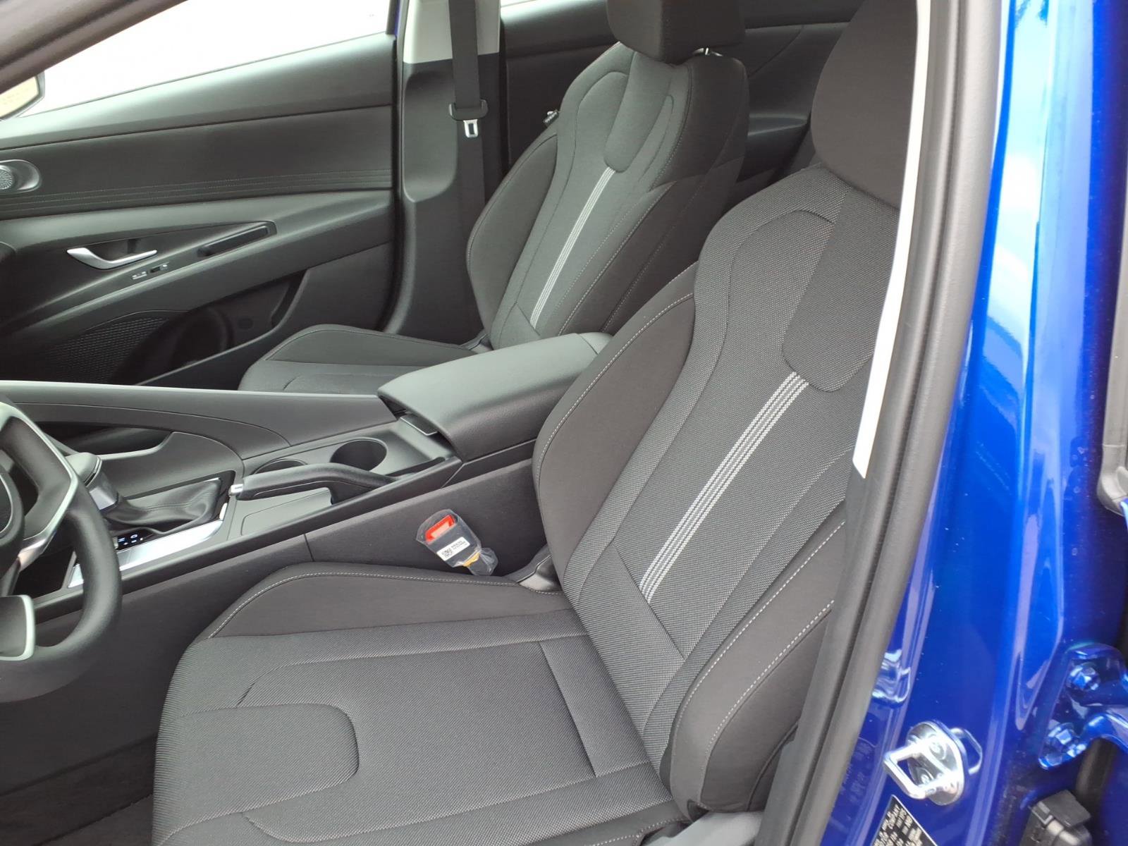 New 2026 Hyundai Elantra SE FWD image 10