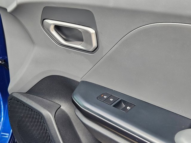 Used 2025 Kia K4 LXS image 34