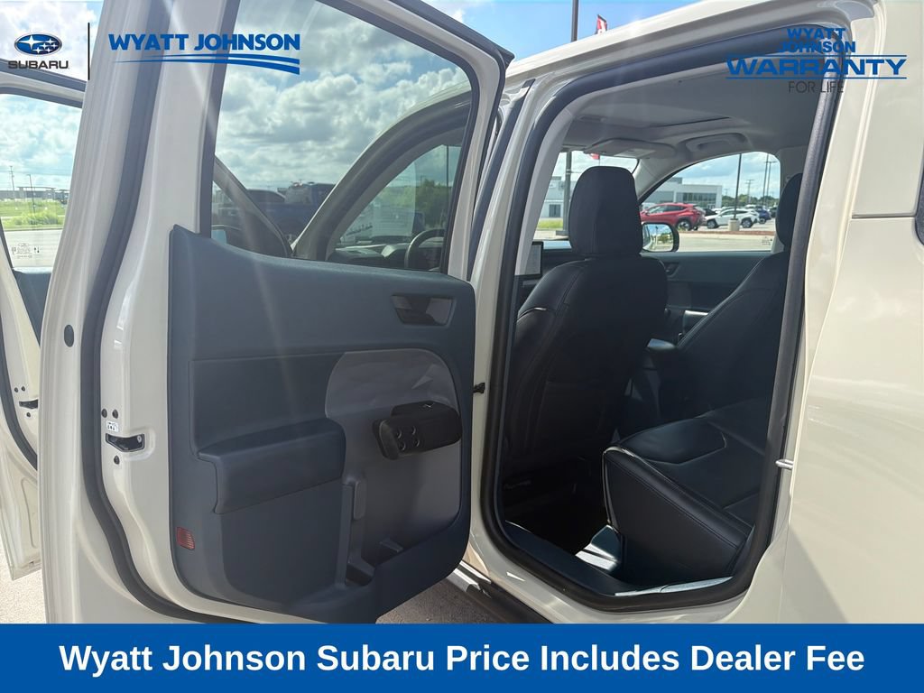 Used 2025 Ford Maverick Lariat w/ Black Appearance Package AWD/4WD image 31