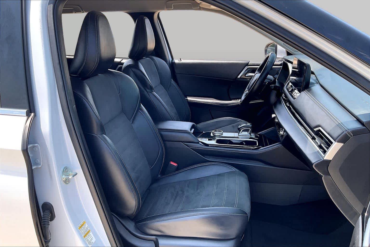 Used 2025 Mitsubishi Outlander SE AWD/4WD image 9