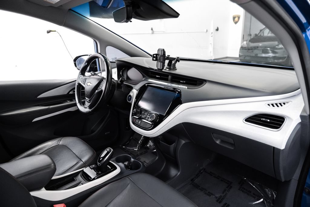 Used 2020 Chevrolet Bolt Premier w/ Infotainment Package FWD image 12