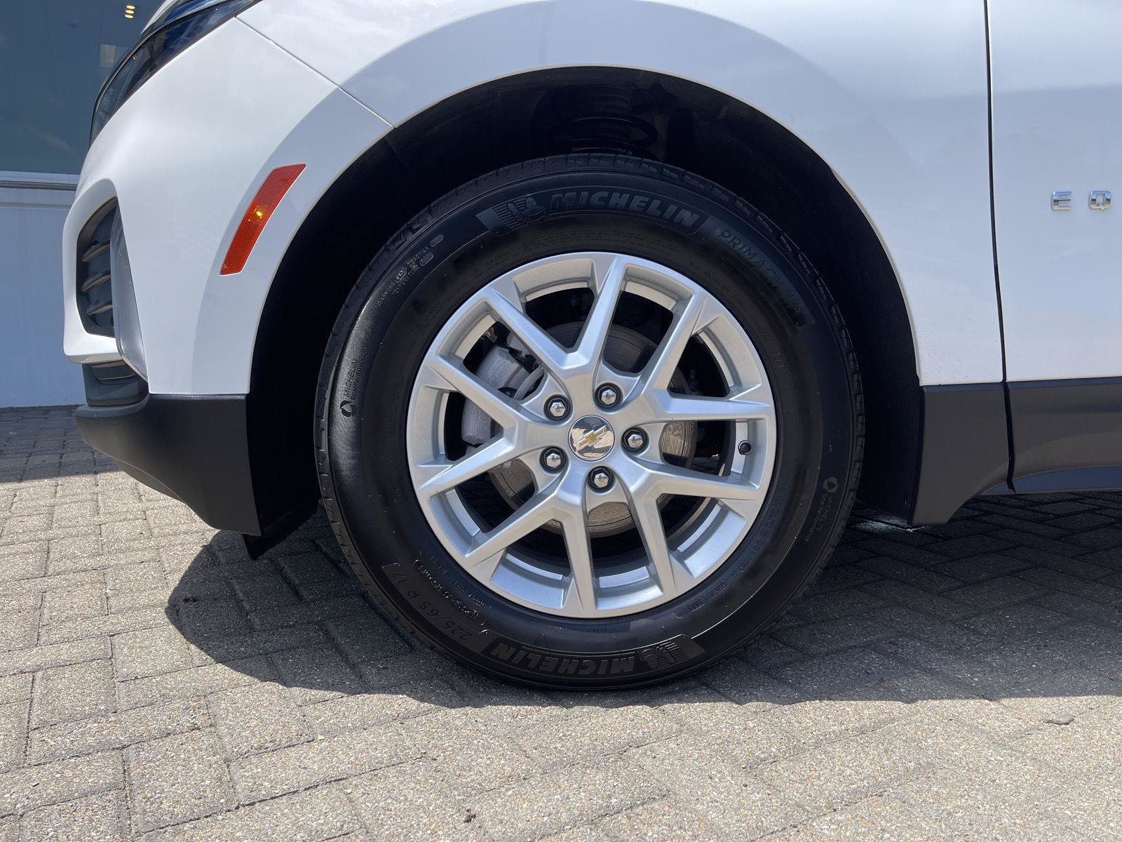 Used 2024 Chevrolet Equinox LT w/ LPO, Floor Liner Package FWD image 10