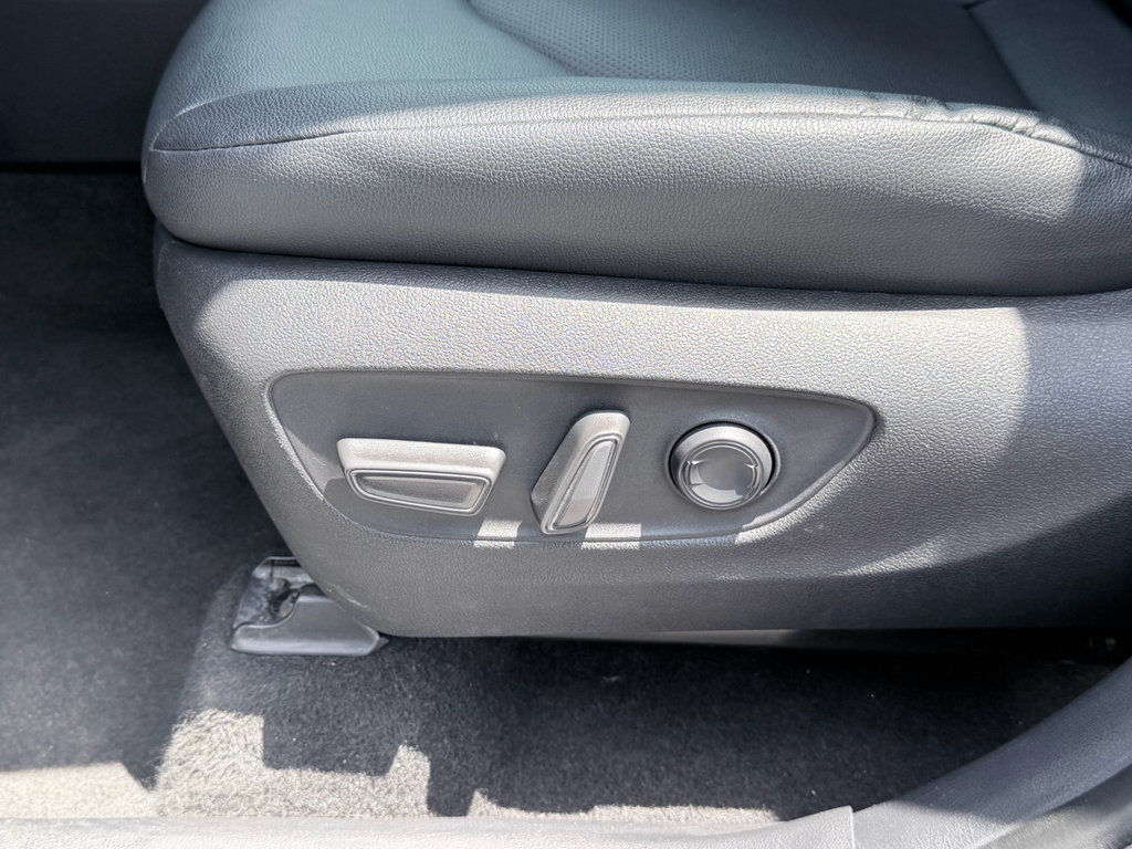 Used 2024 Toyota Grand Highlander AWD image 23