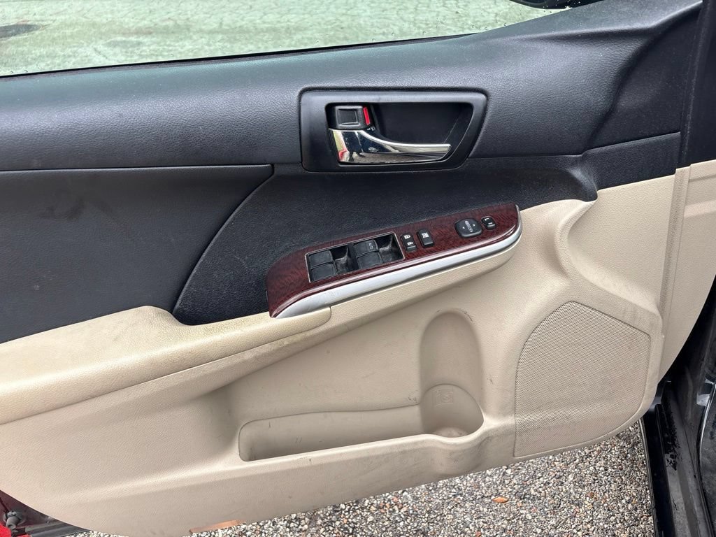 Used 2014 Toyota Camry XLE FWD image 12