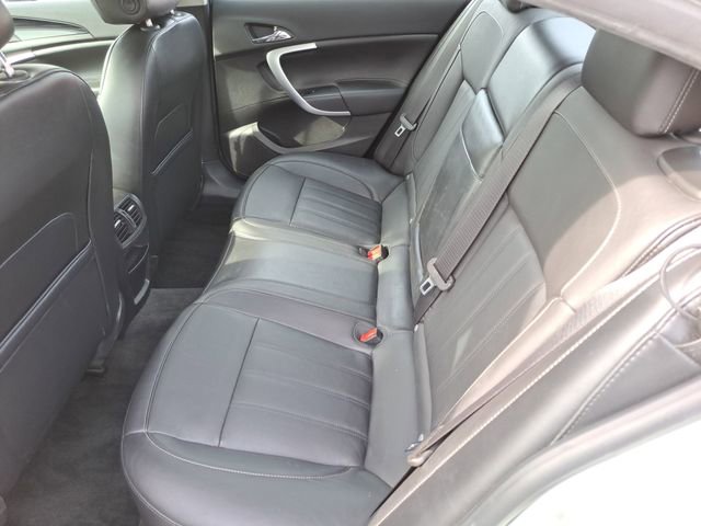 Used 2012 Buick Regal Leather image 11