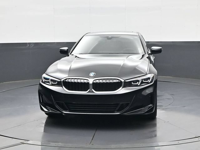 Used 2025 BMW 330i xDrive Sedan w/ Premium Package AWD/4WD image 2