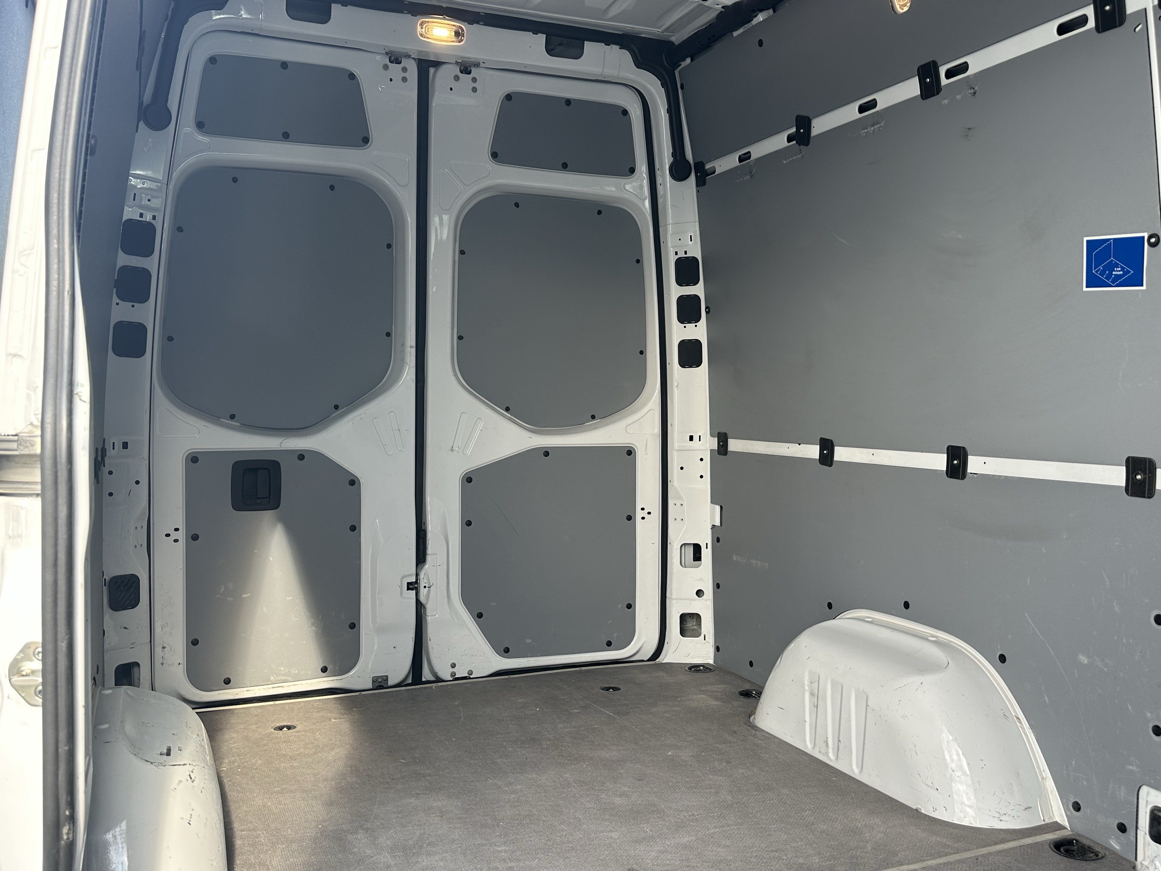 Used 2024 Mercedes-Benz Sprinter 2500 image 16