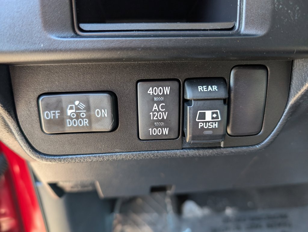 Used 2017 Toyota Tacoma TRD Sport w/ Tow Package (A/T) image 18