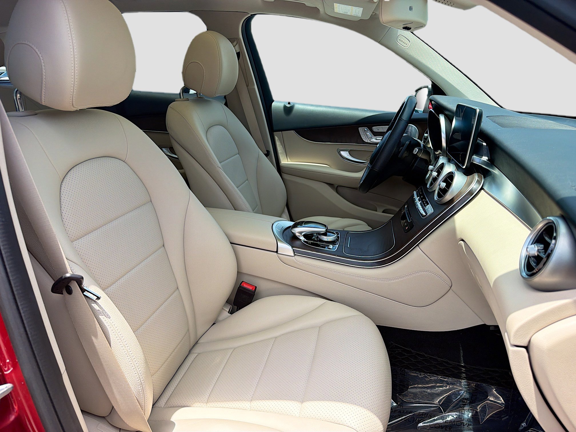 Used 2019 Mercedes-Benz GLC 300 4MATIC image 16