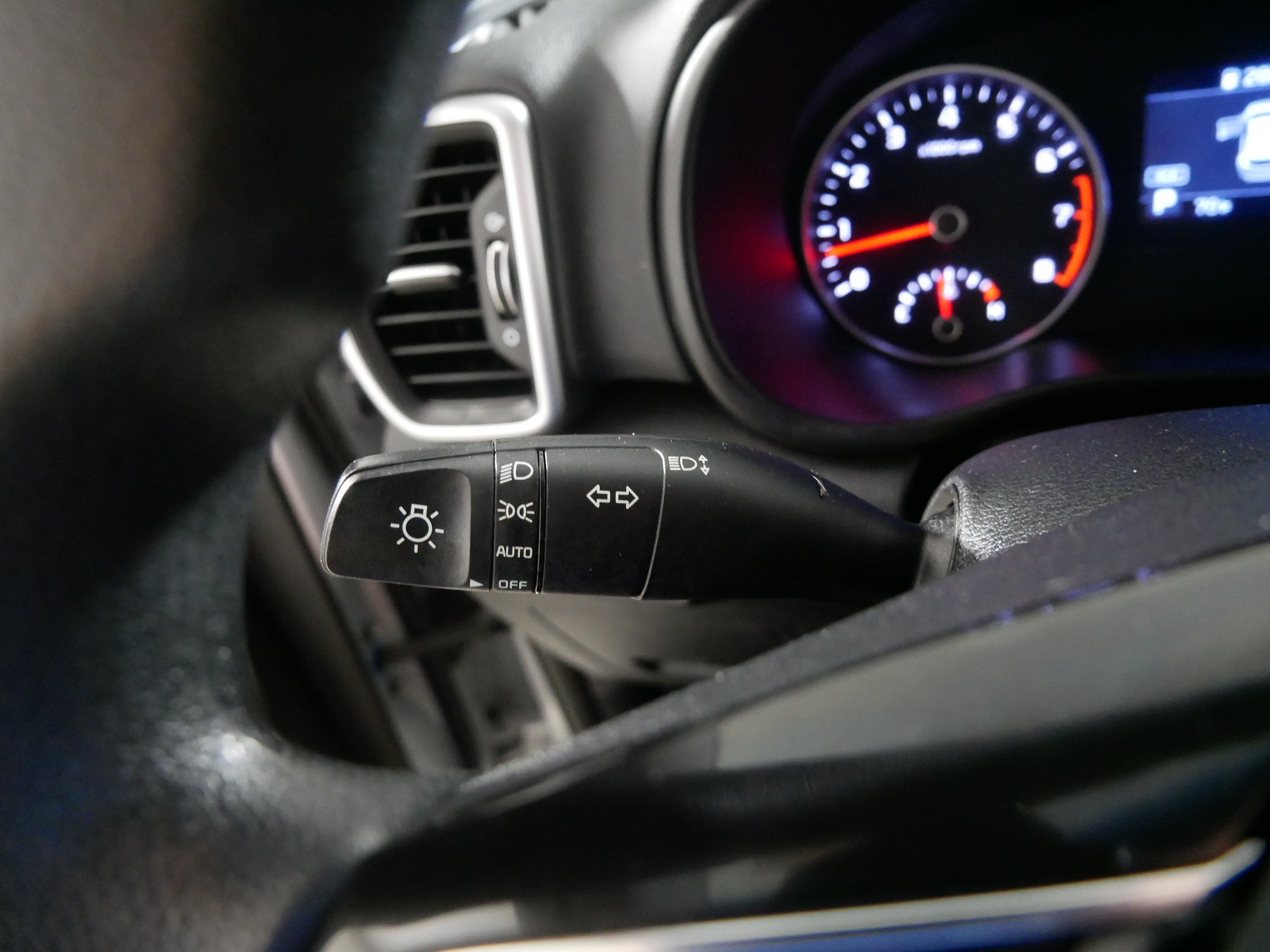 Used 2020 Kia Sportage LX FWD image 31