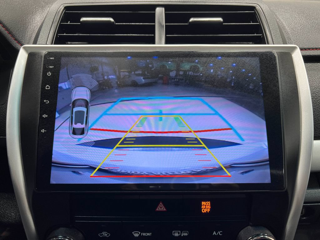Used 2016 Toyota Camry SE FWD image 11