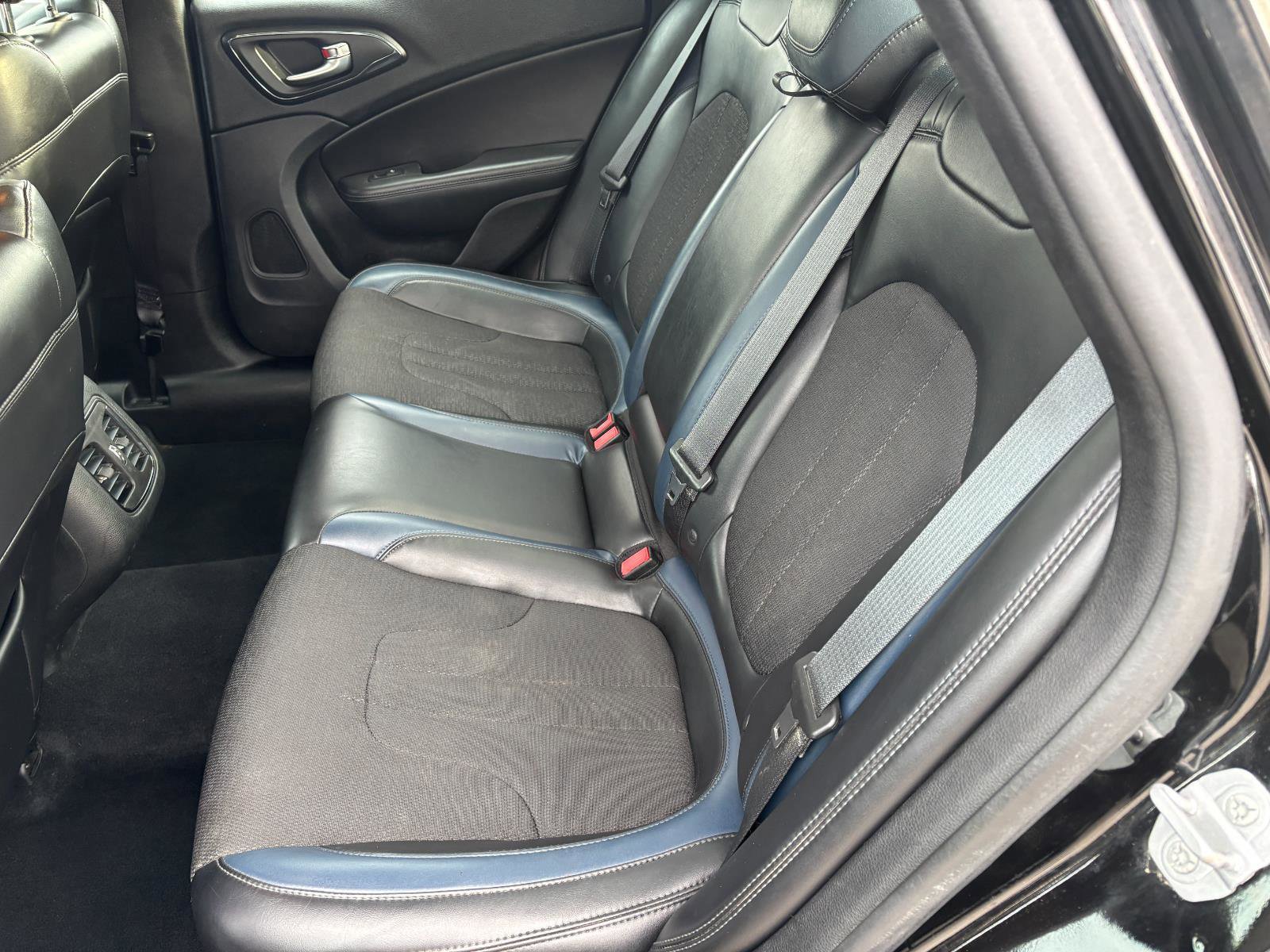 Used 2015 Chrysler 200 S w/ Comfort Group image 12