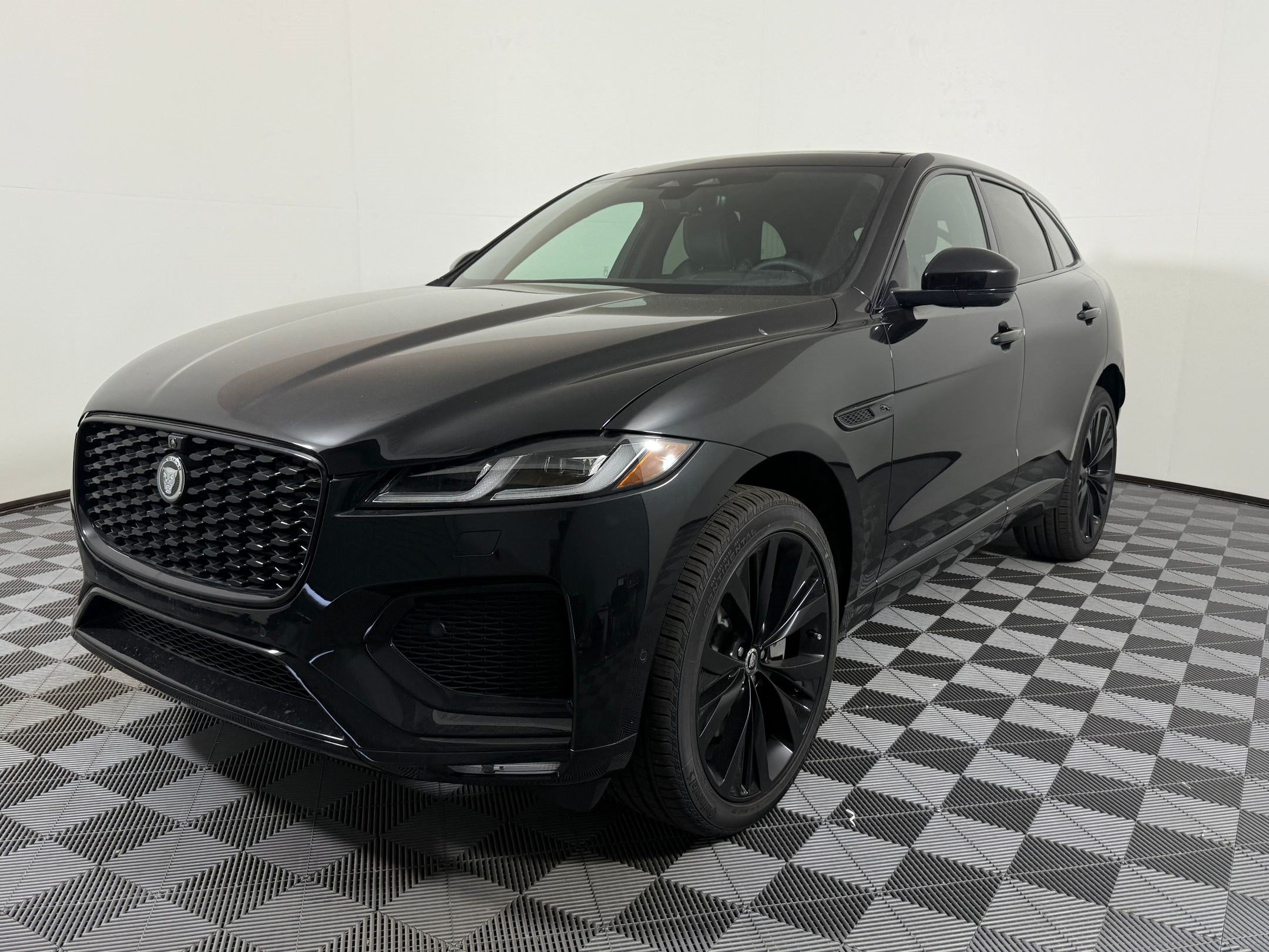 New 2026 Jaguar F-PACE R-Dynamic S AWD/4WD image 1