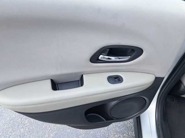 Used 2016 Honda HR-V LX image 11