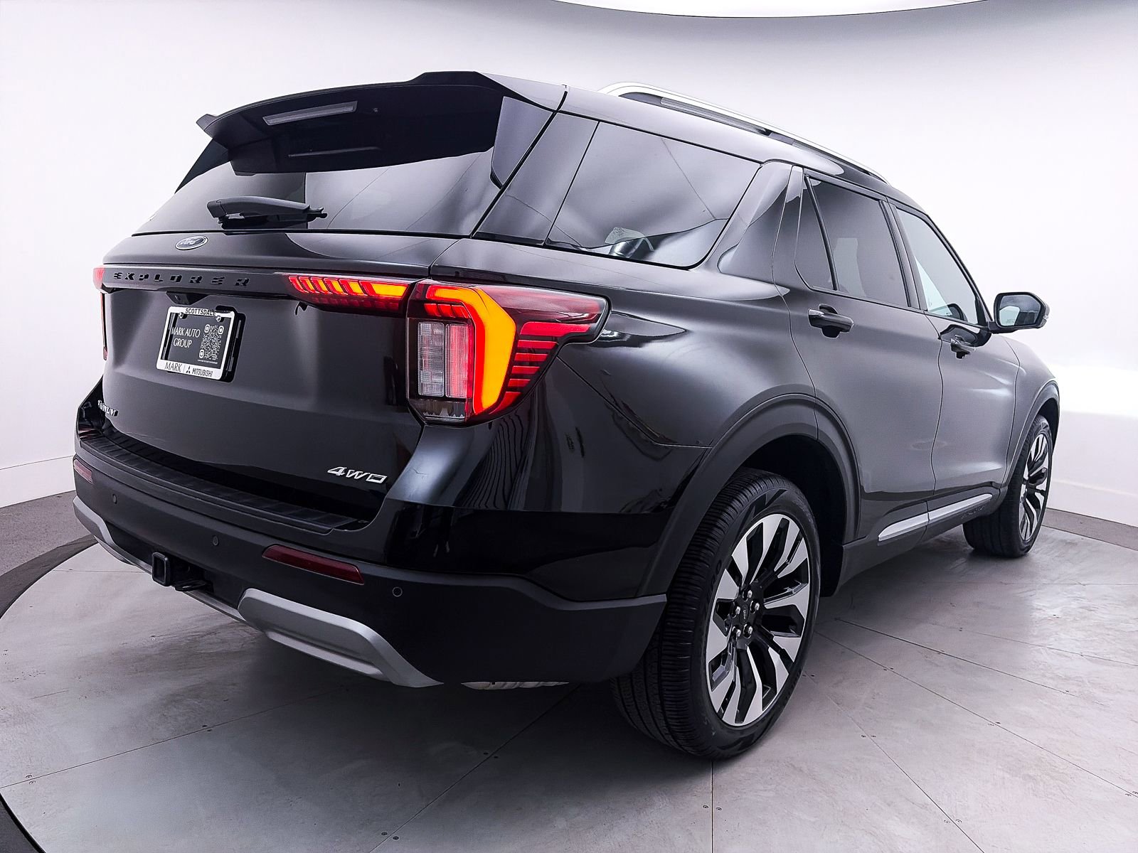 Used 2025 Ford Explorer Platinum w/ LUX Leather Package image 17