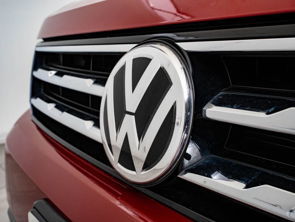 Used 2018 Volkswagen Tiguan SEL AWD/4WD image 3
