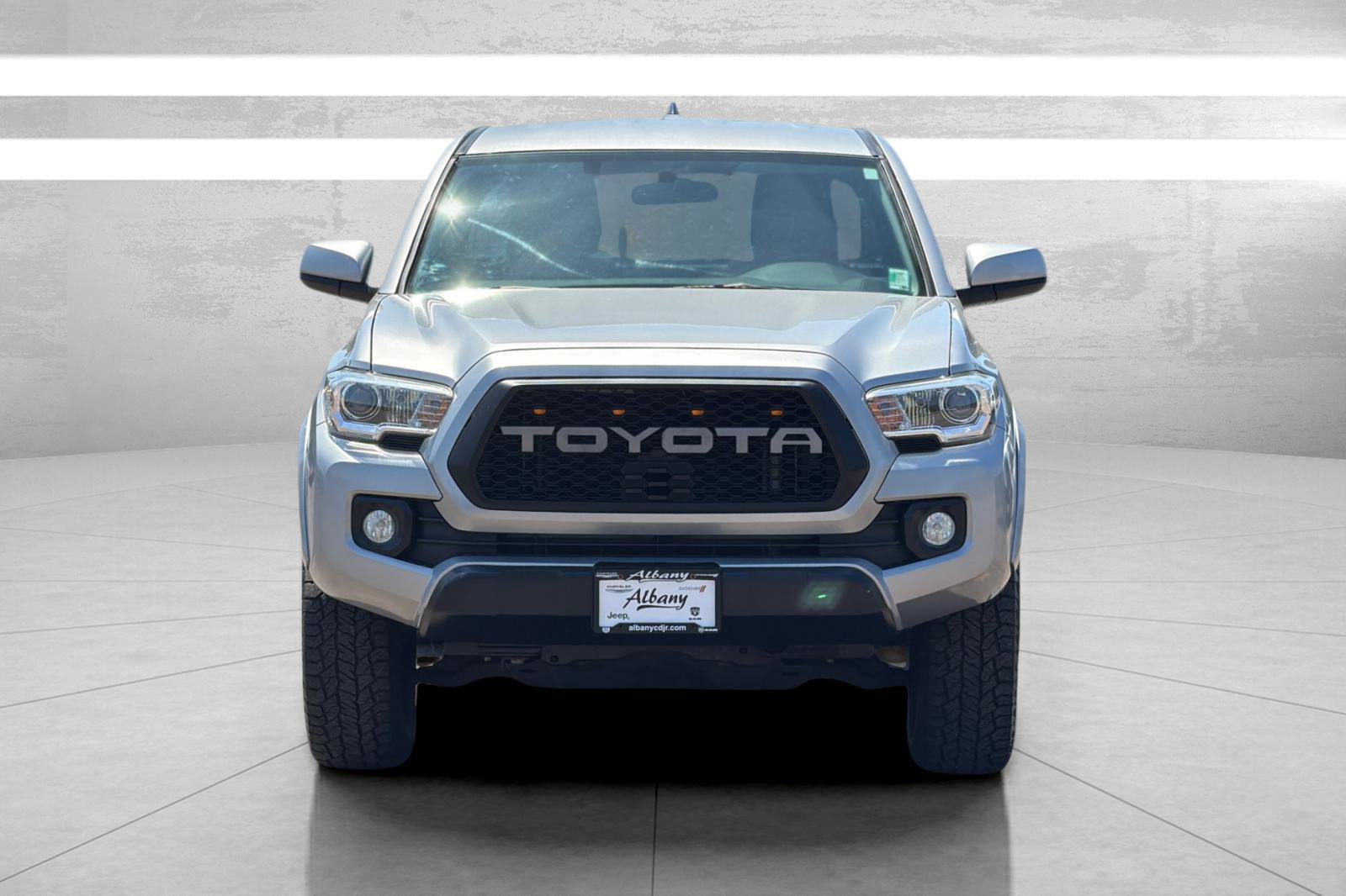 Used 2016 Toyota Tacoma SR5 RWD image 3