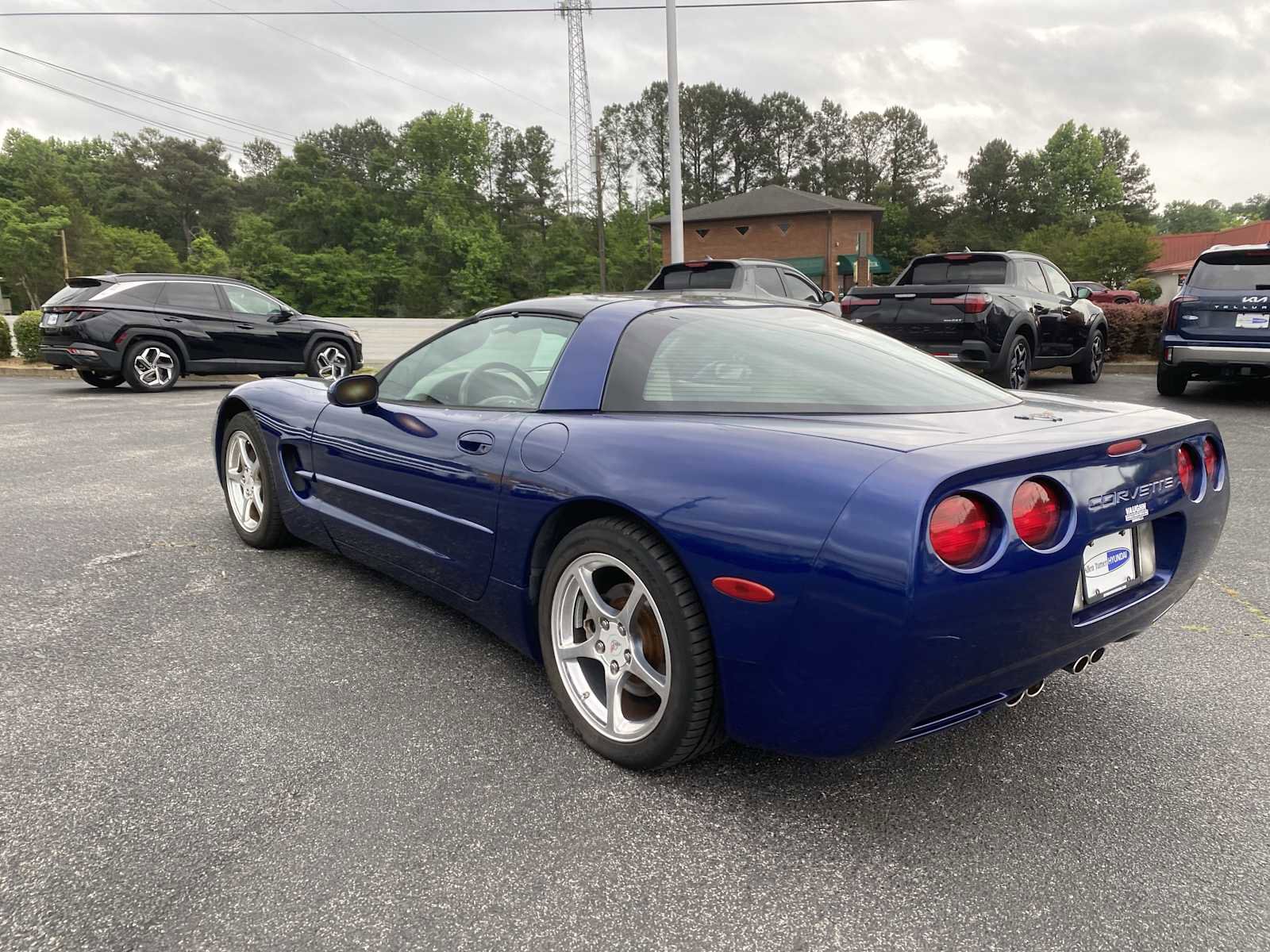 Used 2004 Chevrolet Corvette Coupe w/ Preferred Equipment Group RWD image 7
