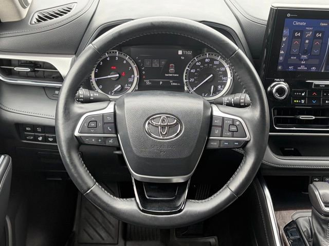 Used 2022 Toyota Highlander Platinum AWD/4WD image 40