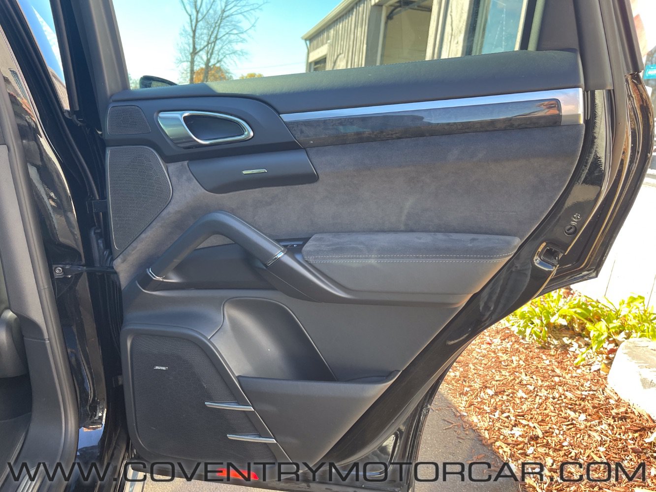 Used 2016 Porsche Cayenne GTS AWD/4WD image 40