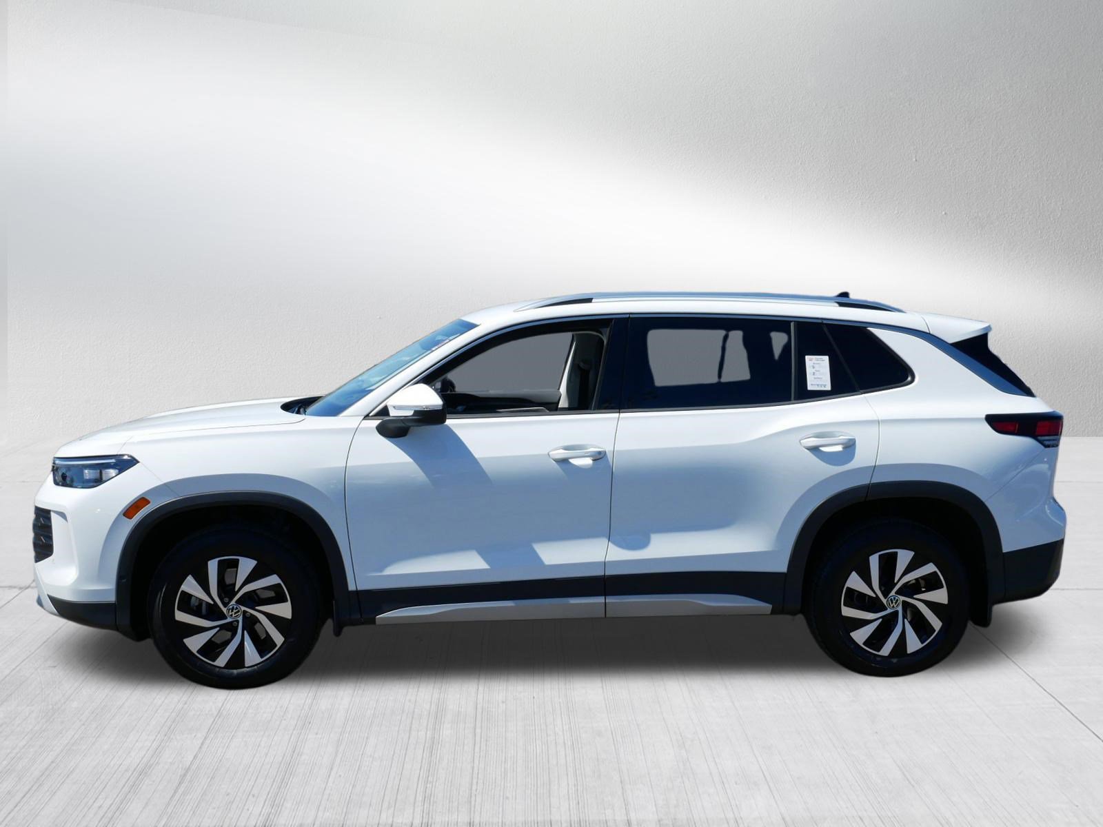 Certified 2025 Volkswagen Tiguan S AWD/4WD image 4